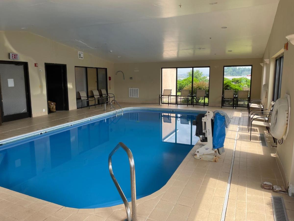 Holiday Inn Express Hotel & Suites Charleston-Southridge By Ihg Extérieur photo